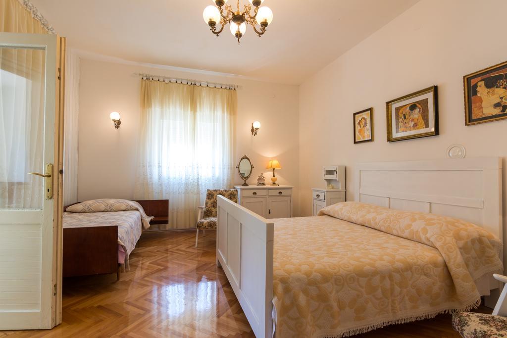 Apartments Coce Trogir Exterior photo