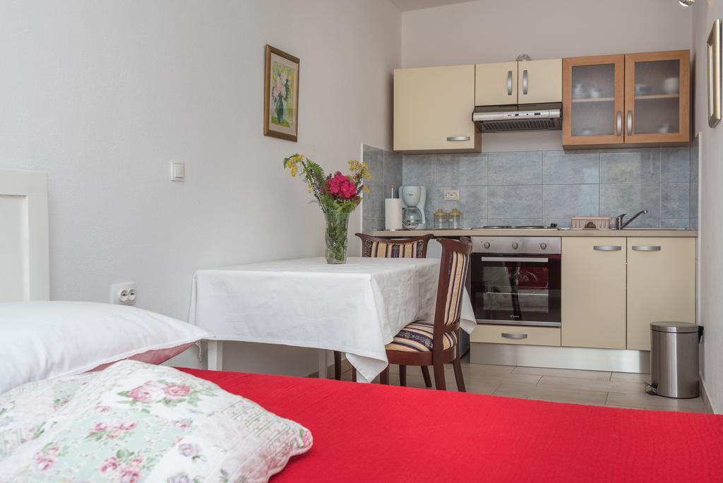 Apartments Coce Trogir Exterior photo