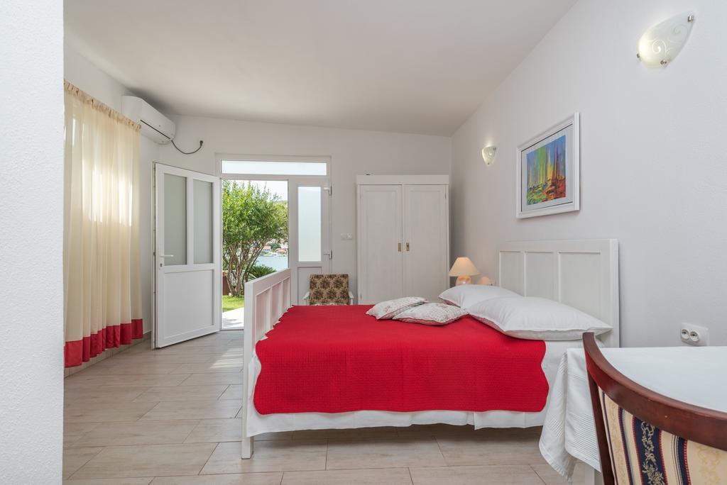 Apartments Coce Trogir Exterior photo