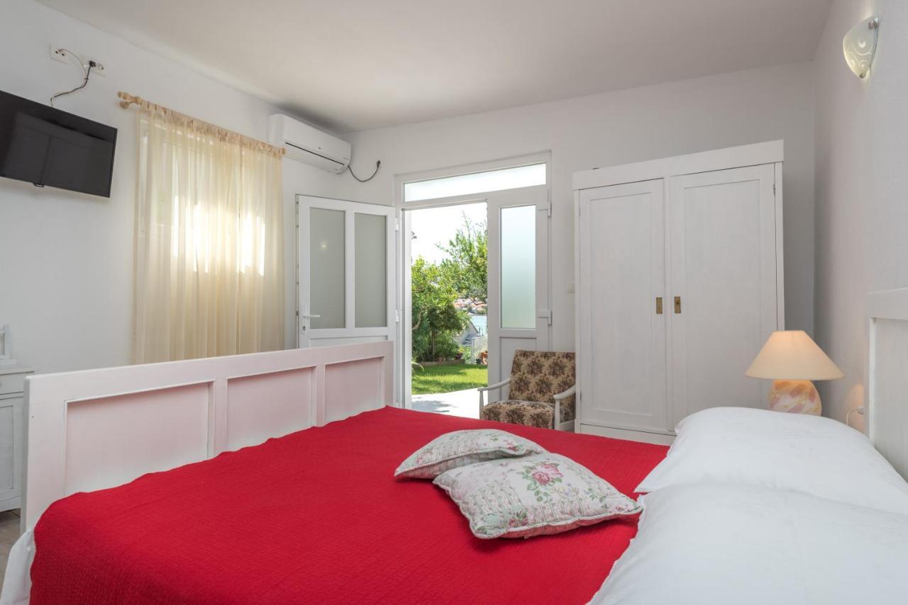 Apartments Coce Trogir Exterior photo